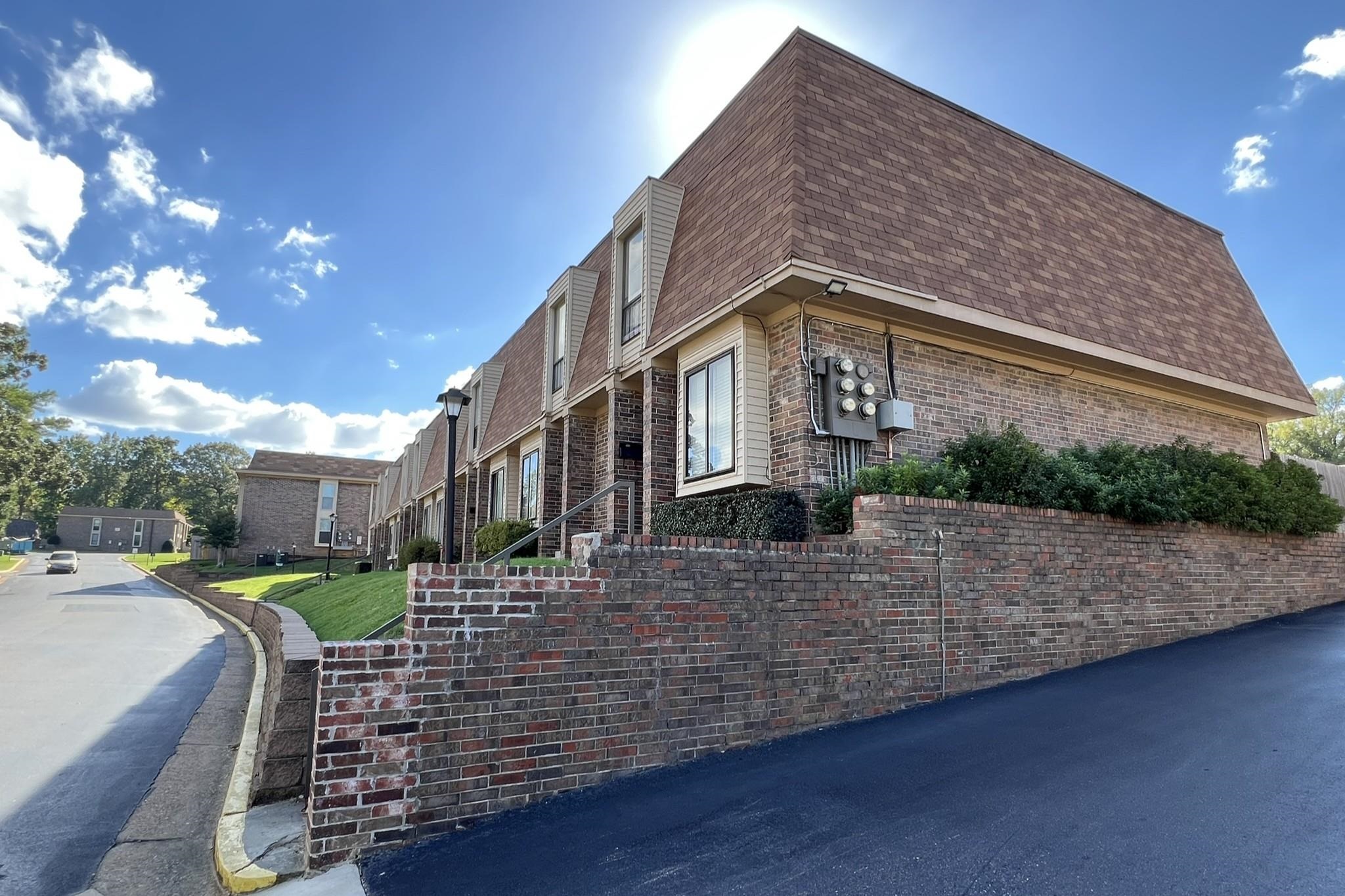 1873 POPLAR WOODS CIR E