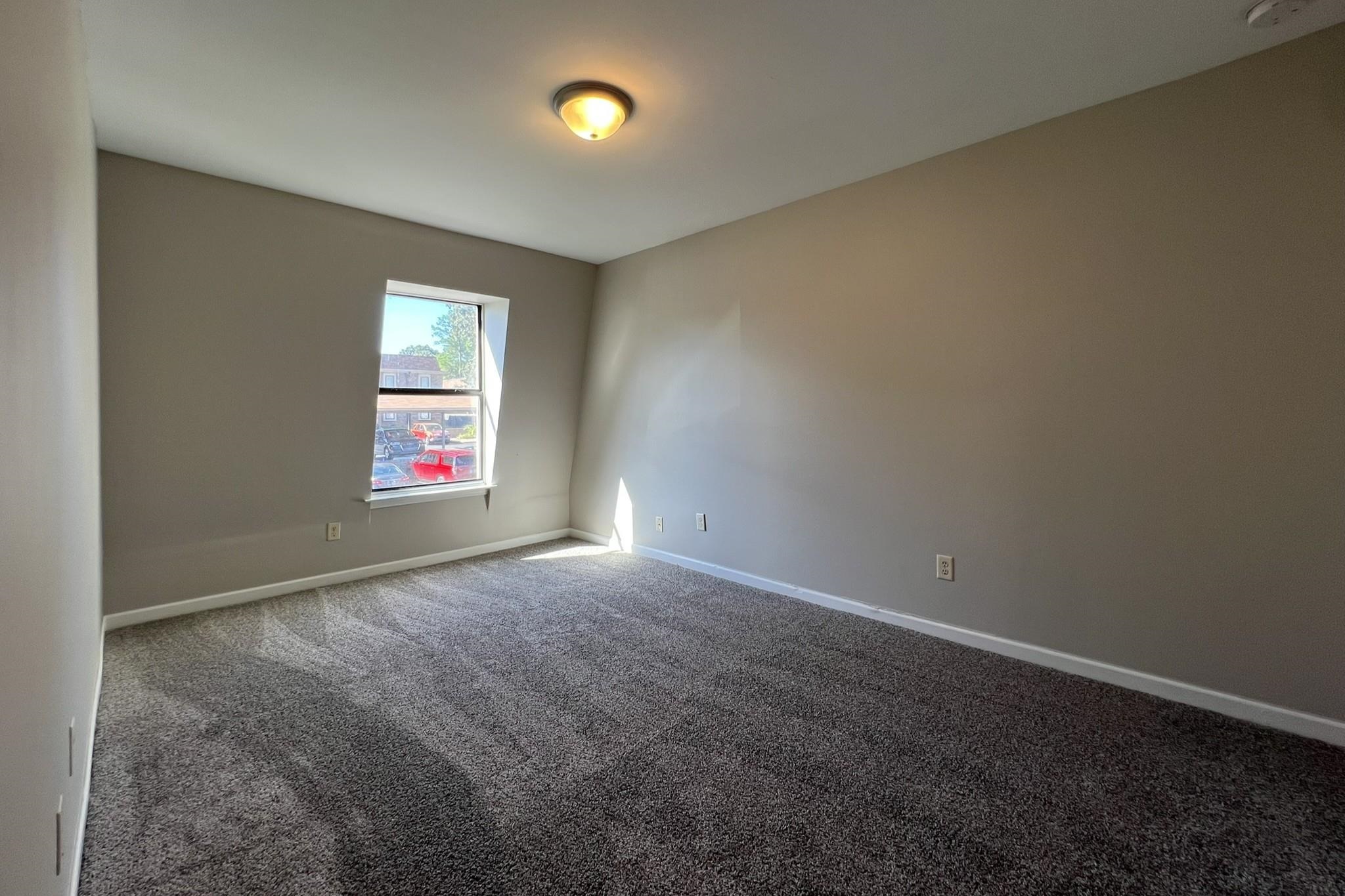 1873 POPLAR WOODS CIR E