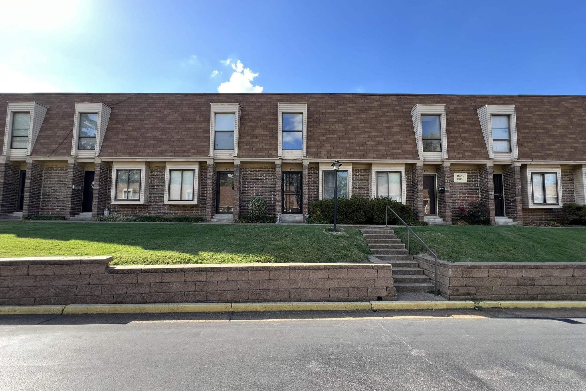 1873 POPLAR WOODS CIR E