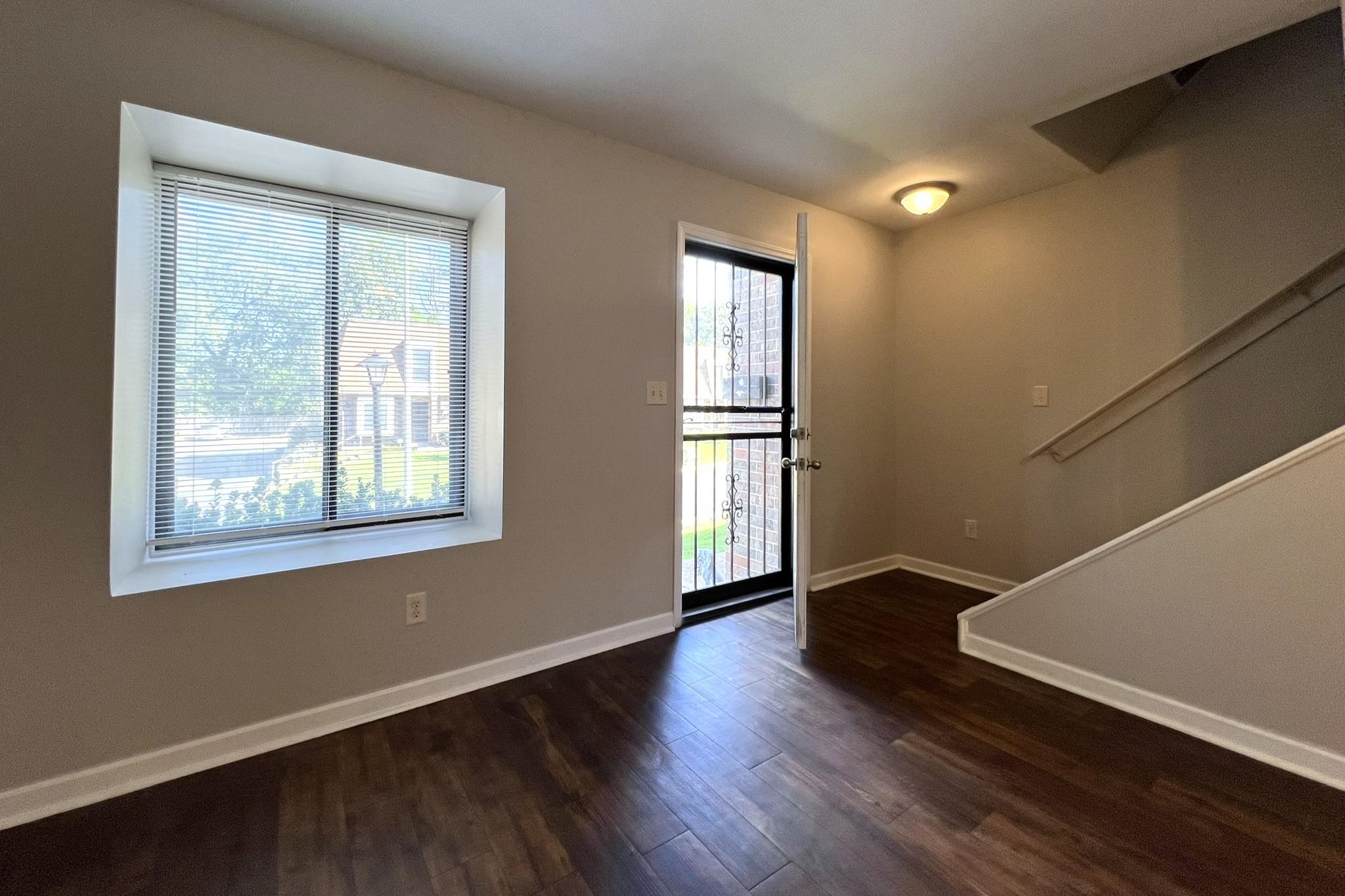 1873 POPLAR WOODS CIR E