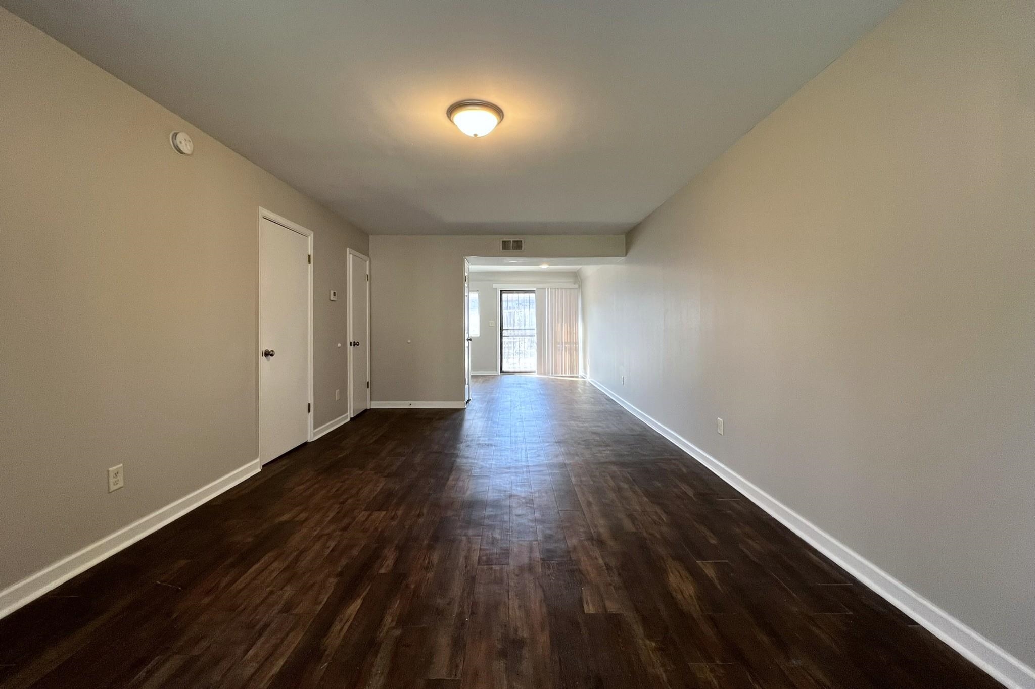 1873 POPLAR WOODS CIR E