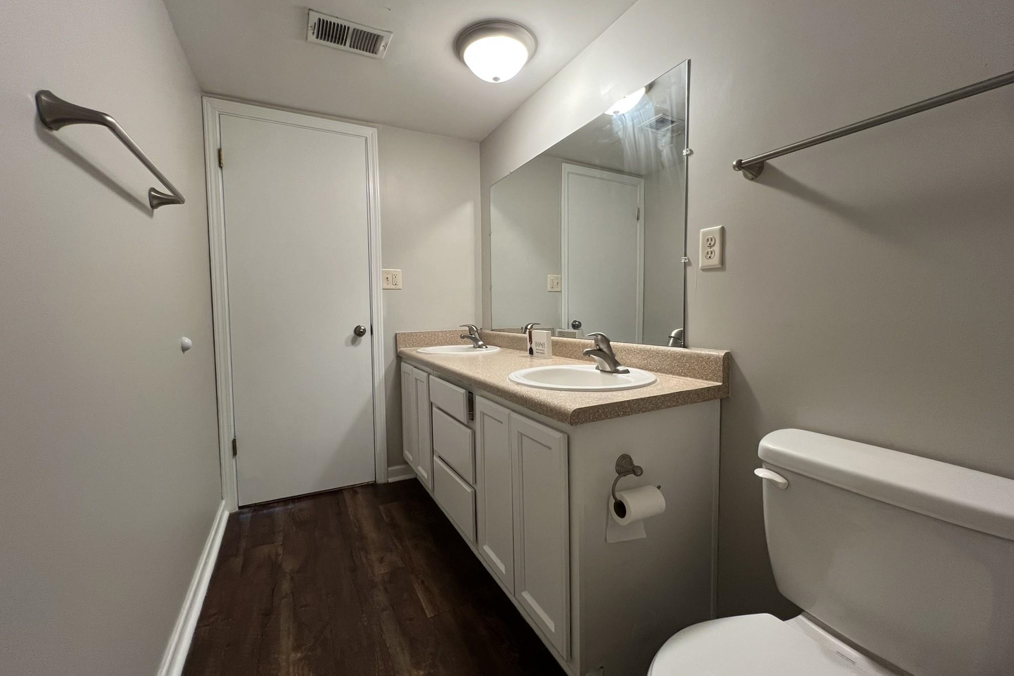 1873 POPLAR WOODS CIR E