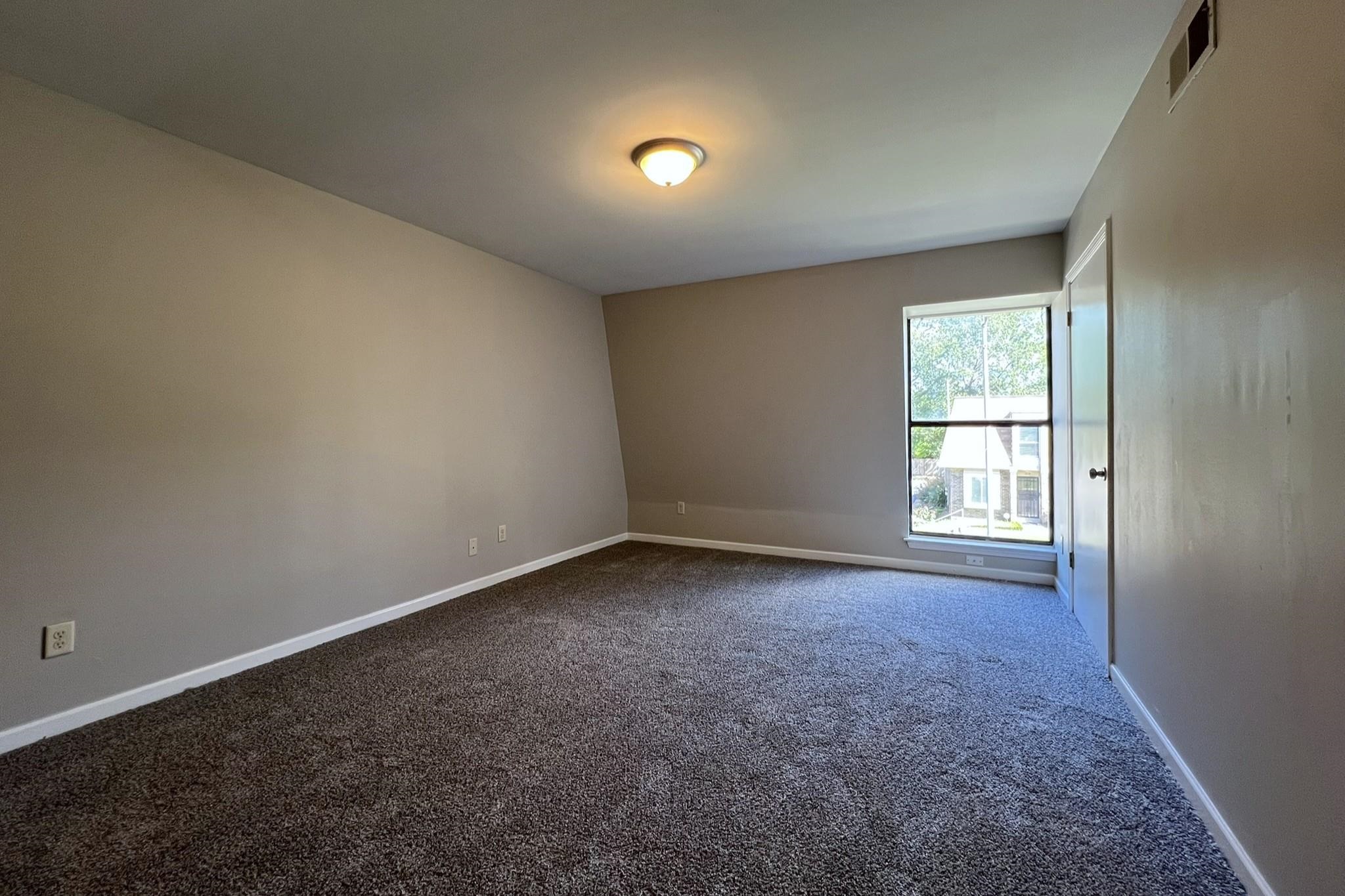 1873 POPLAR WOODS CIR E