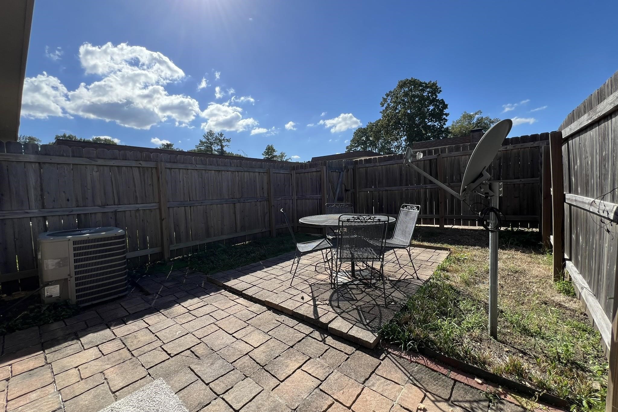 1873 POPLAR WOODS CIR E