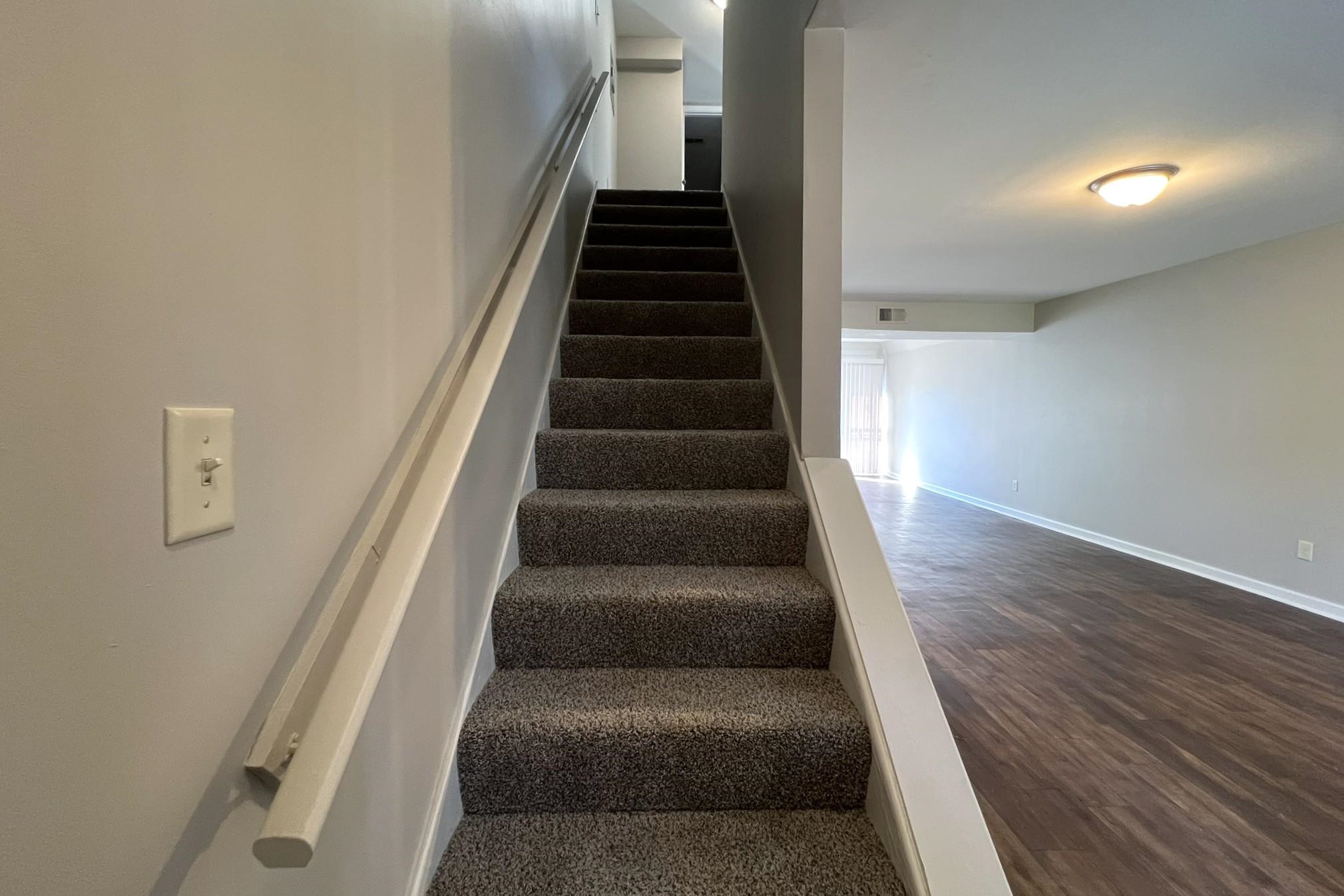 1873 POPLAR WOODS CIR E