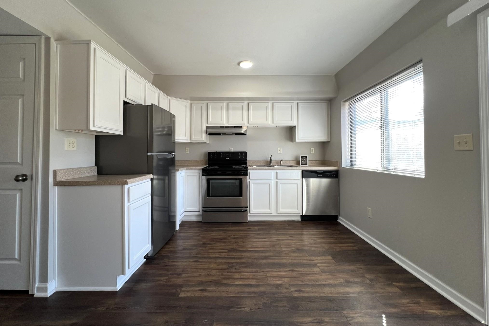 1873 POPLAR WOODS CIR E