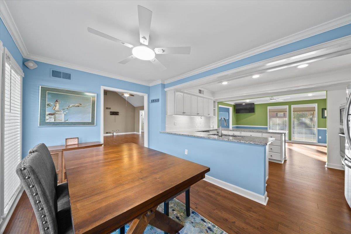 2220 HICKORY CREST DR