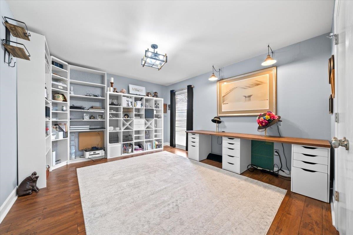 2220 HICKORY CREST DR