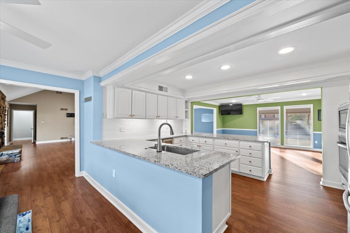 2220 HICKORY CREST DR