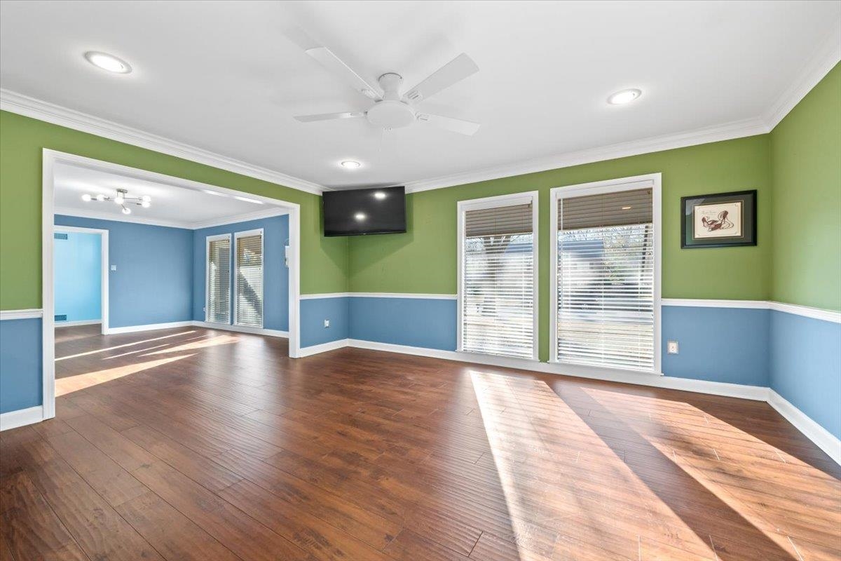 2220 HICKORY CREST DR