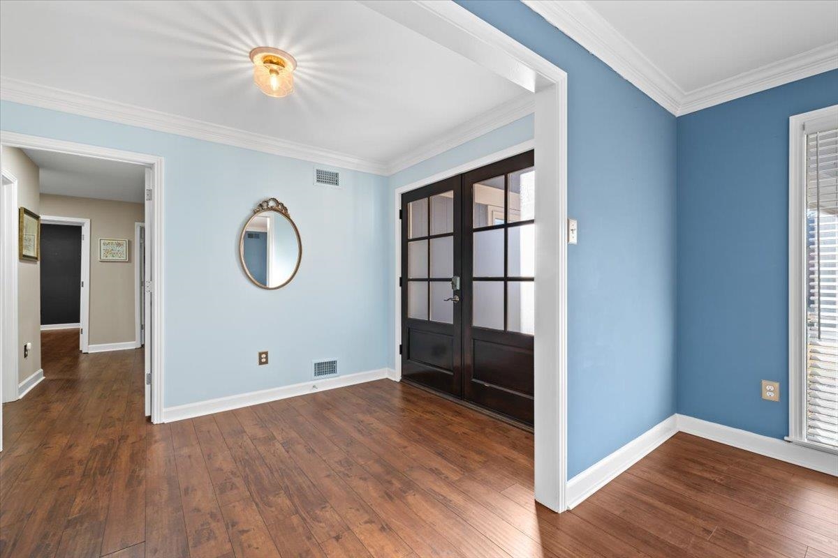 2220 HICKORY CREST DR