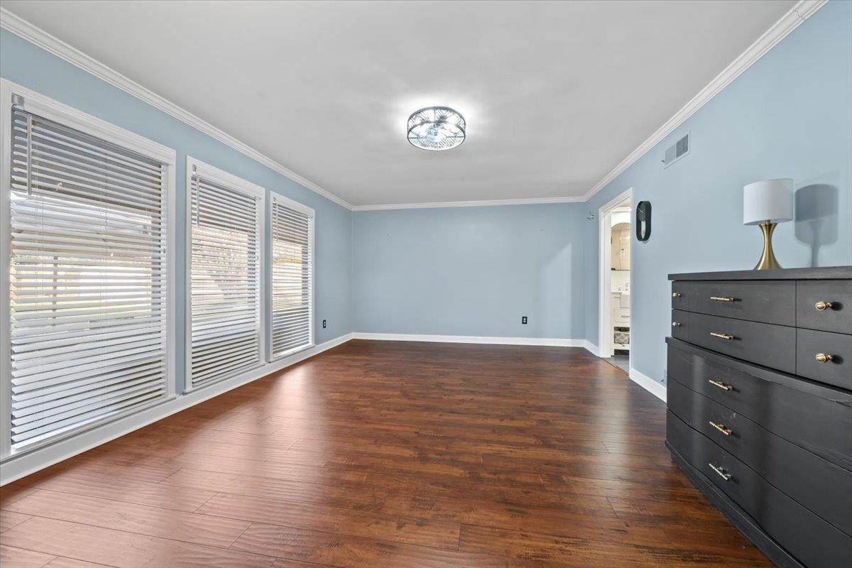 2220 HICKORY CREST DR