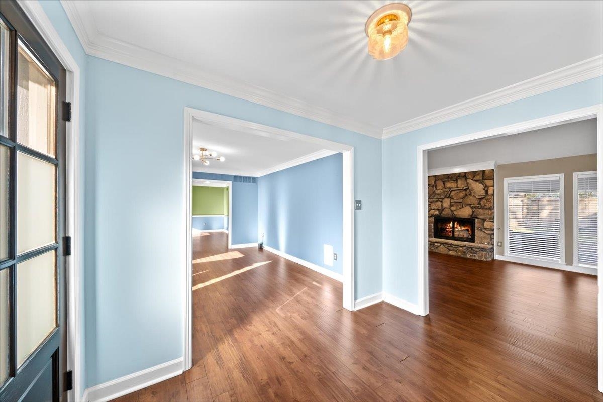 2220 HICKORY CREST DR