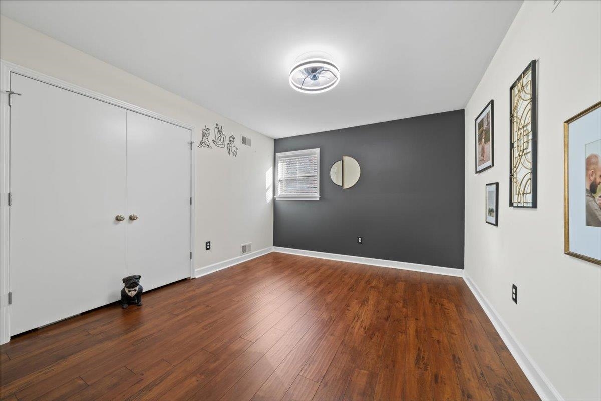 2220 HICKORY CREST DR