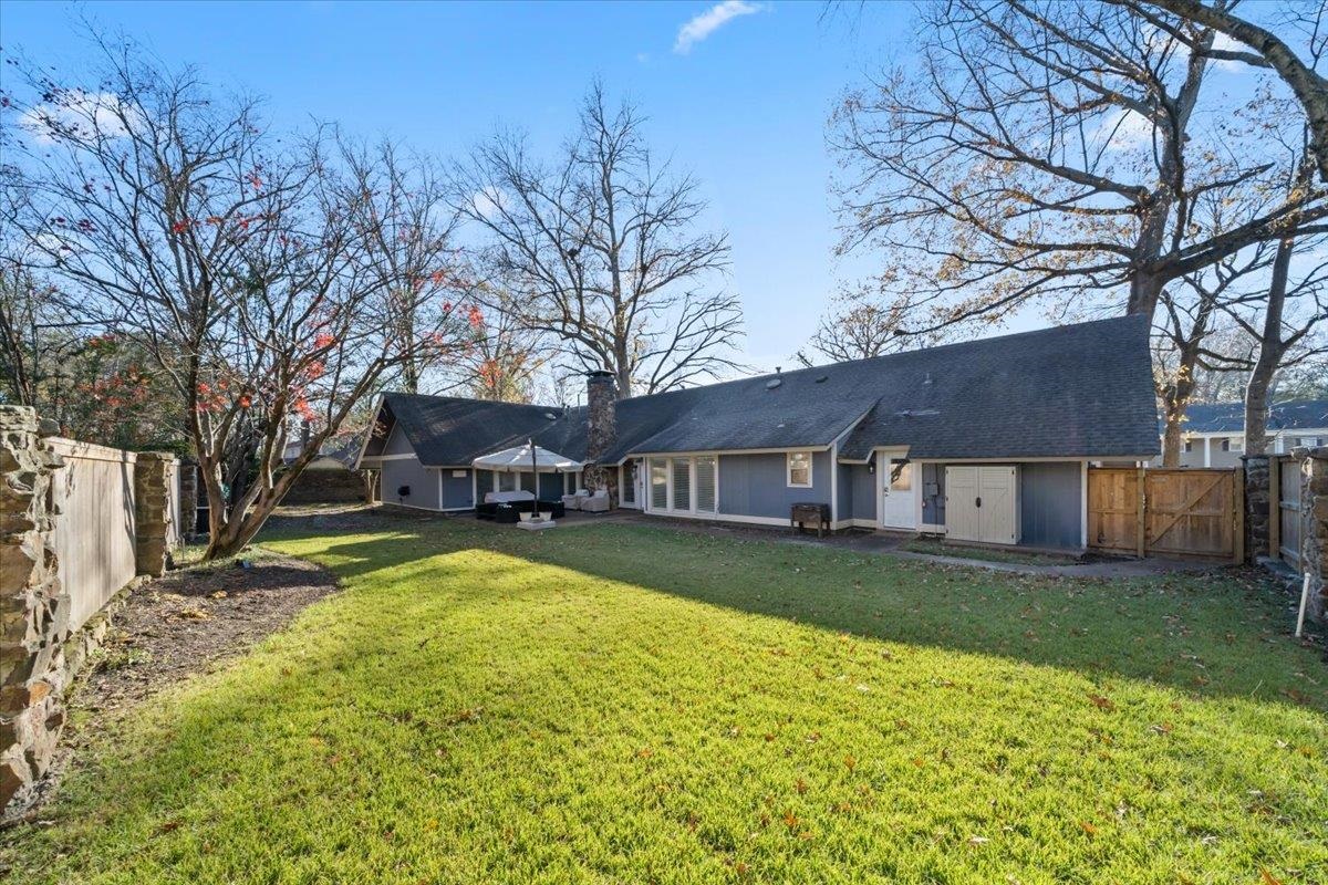 2220 HICKORY CREST DR