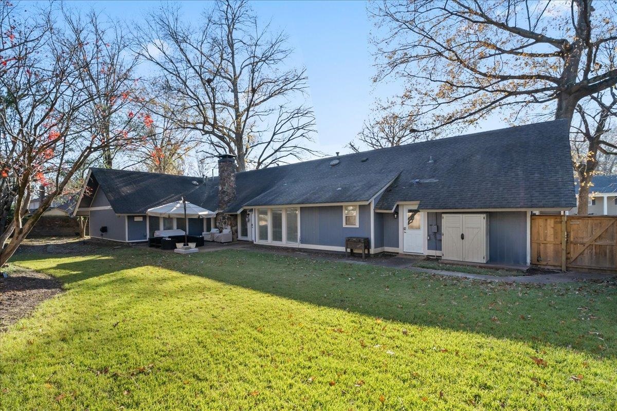 2220 HICKORY CREST DR