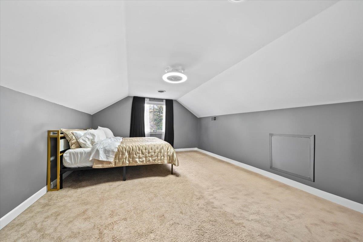 2220 HICKORY CREST DR