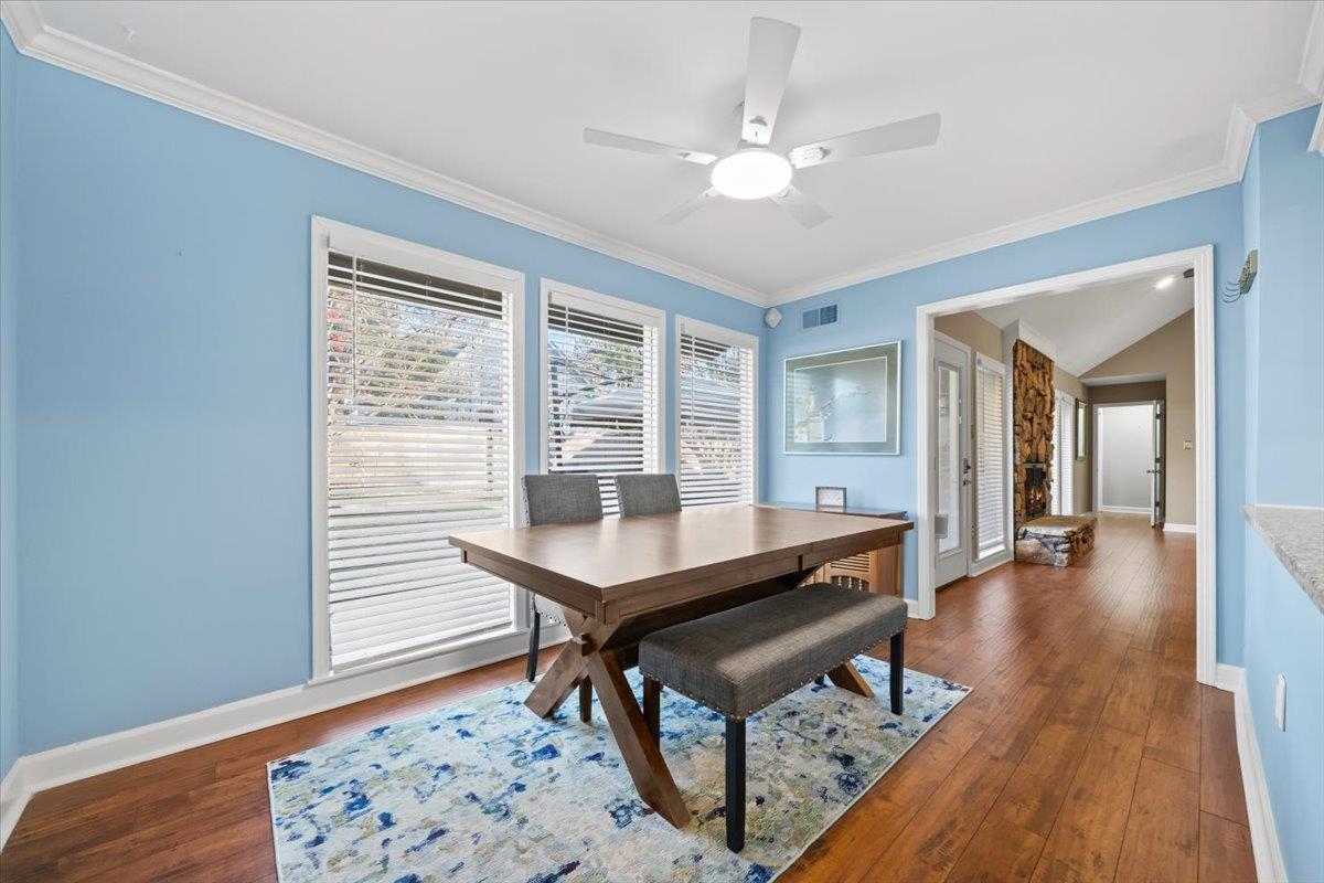 2220 HICKORY CREST DR