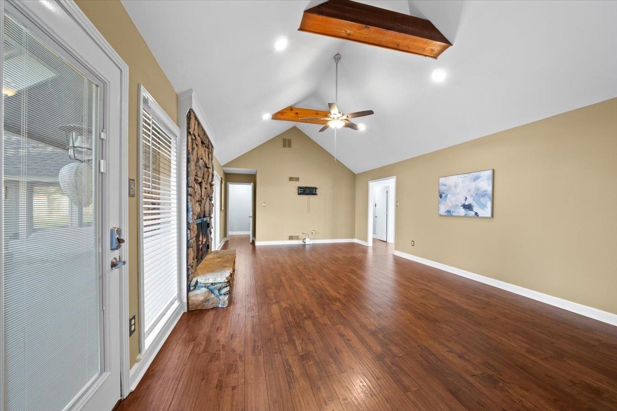 2220 HICKORY CREST DR