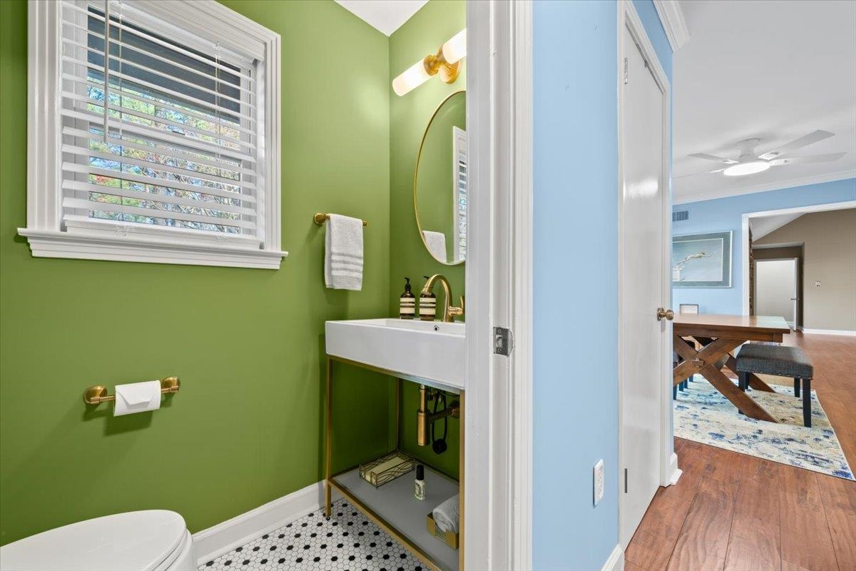 2220 HICKORY CREST DR