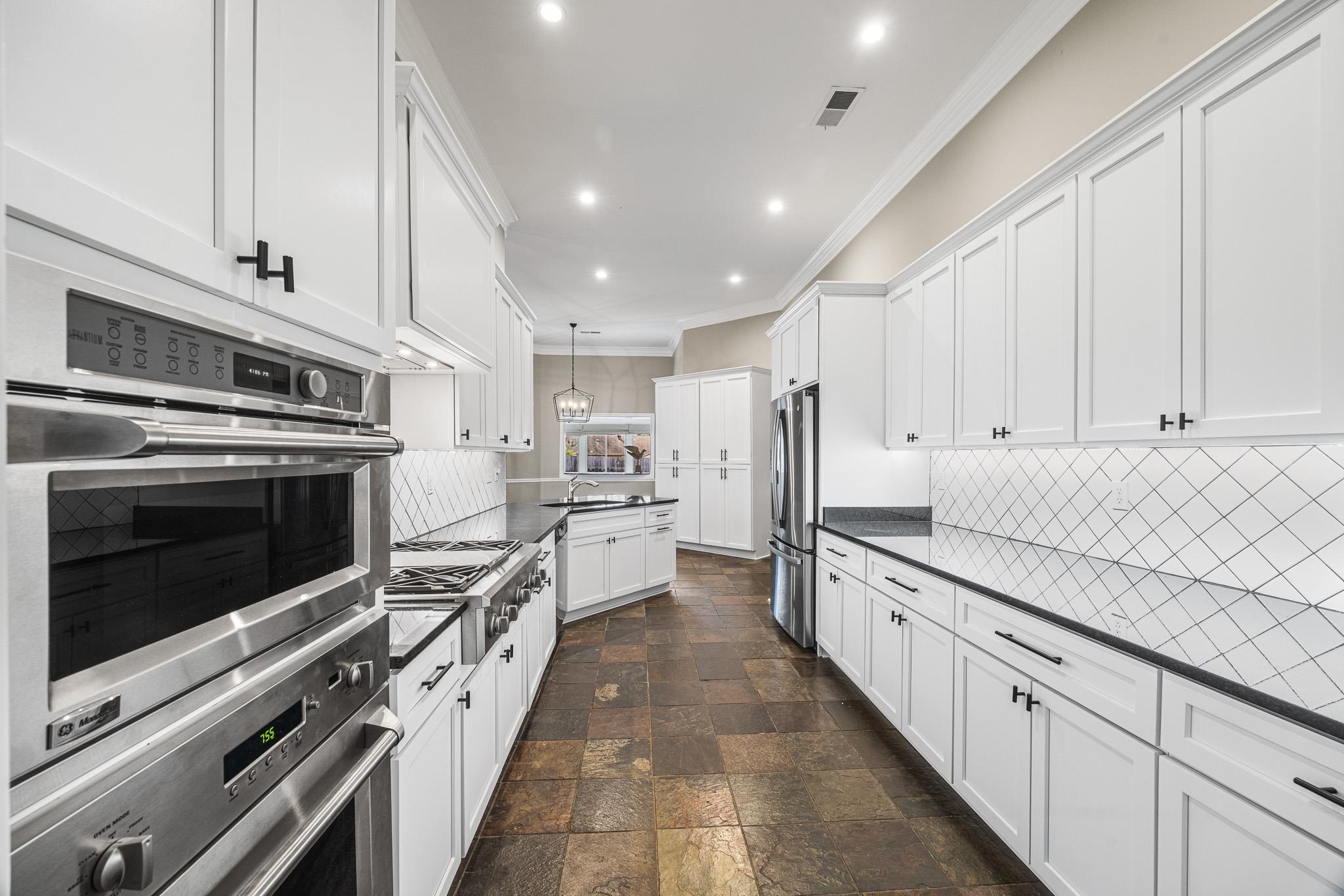 1665 NESHOBA TRACE CV