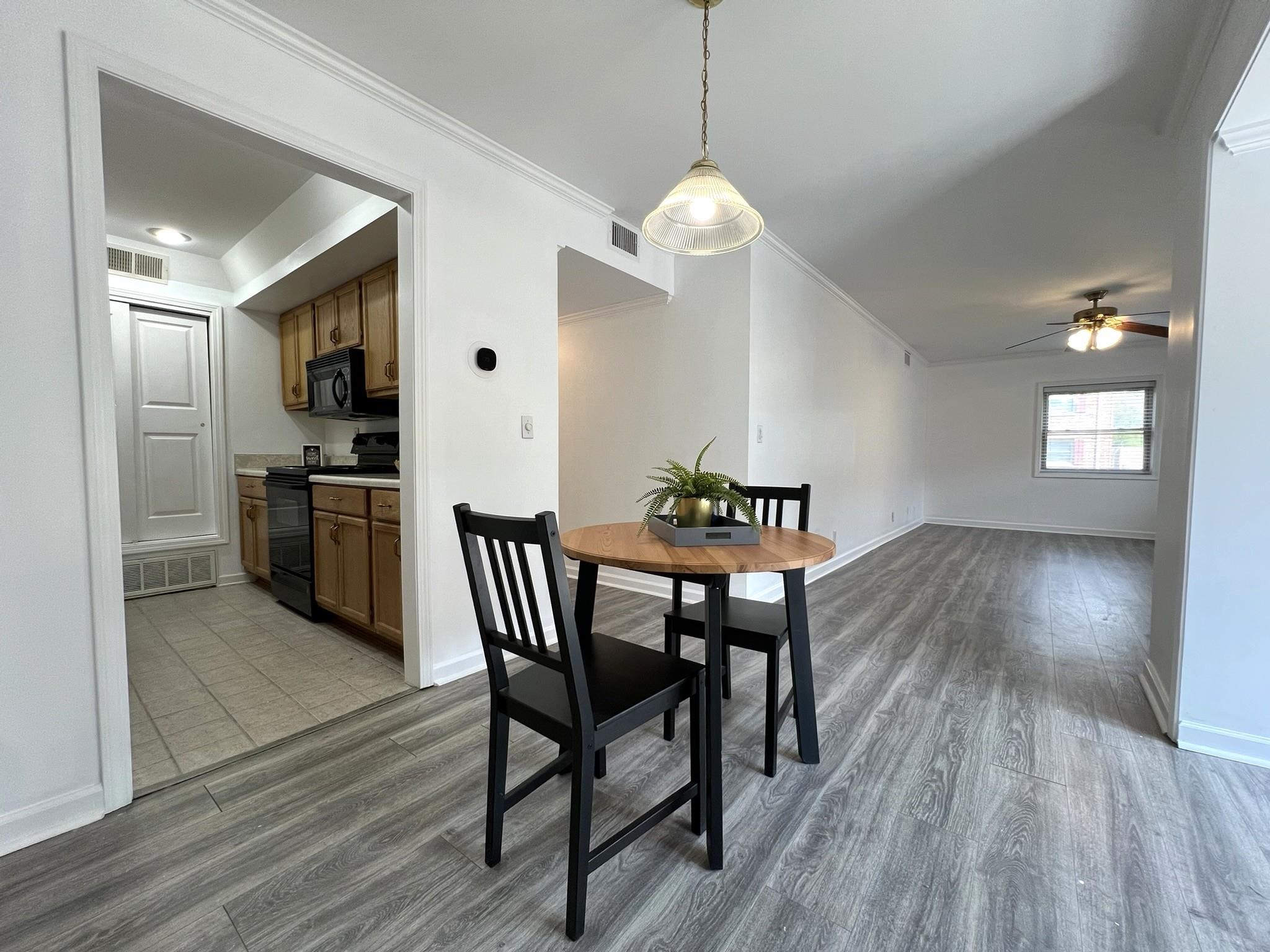 1207 MIDDLE CT Unit: 102