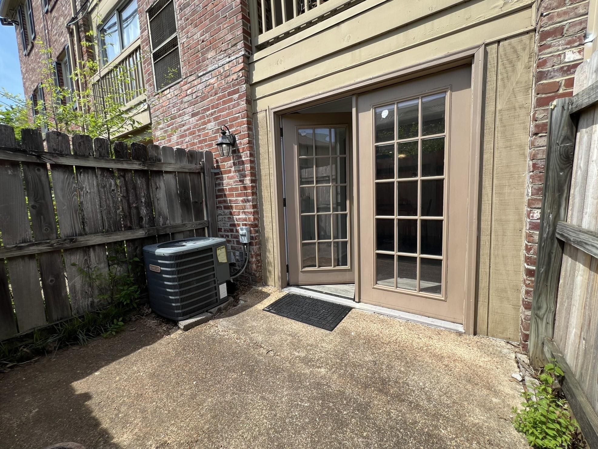 1207 MIDDLE CT Unit: 102