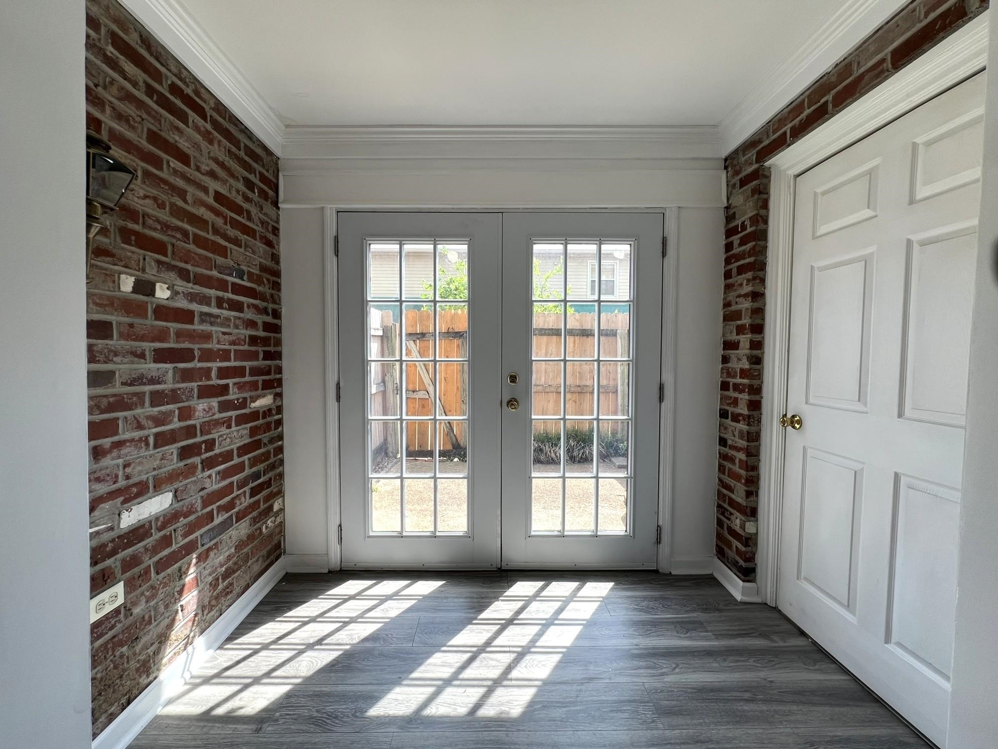 1207 MIDDLE CT Unit: 102