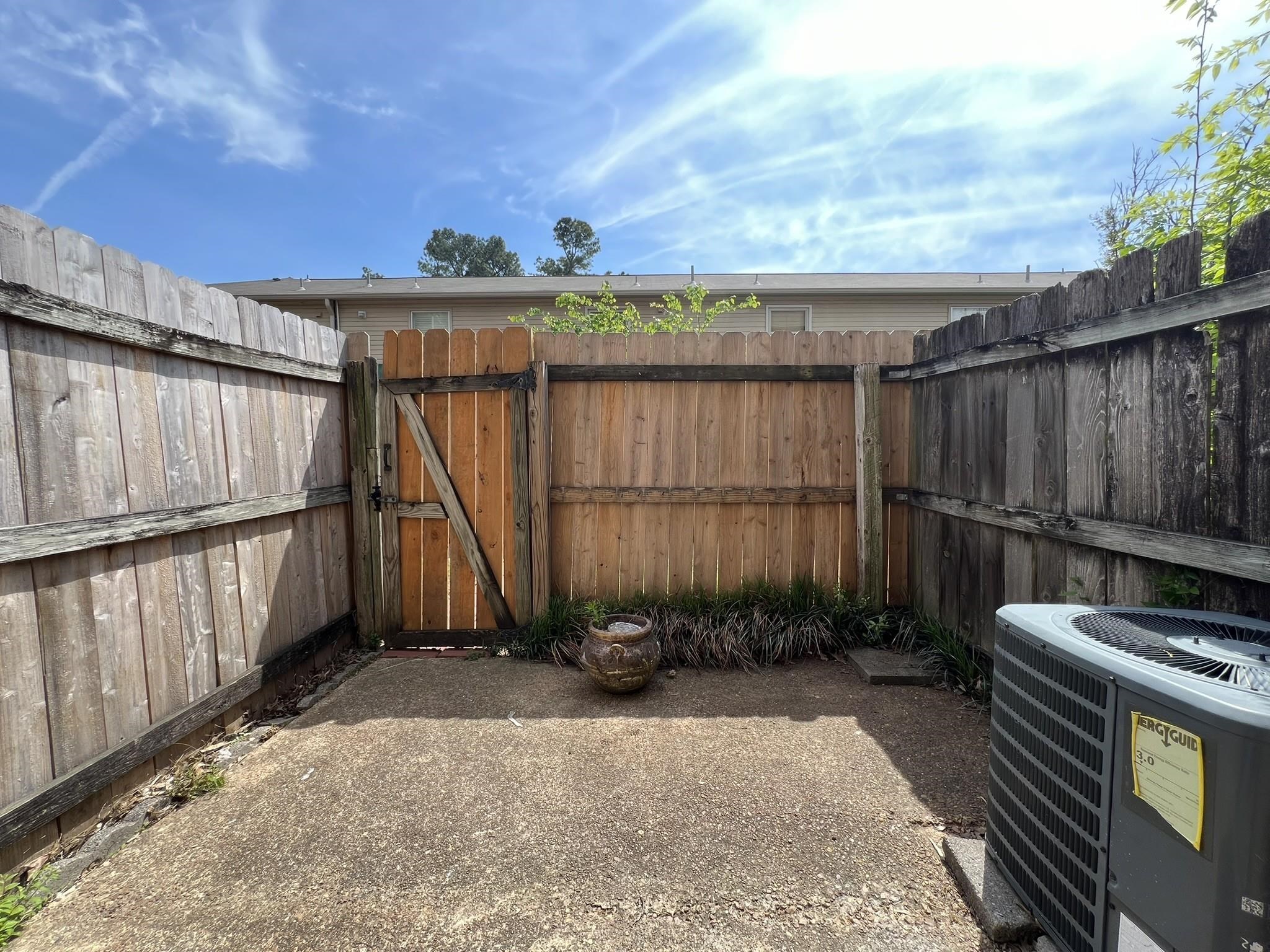 1207 MIDDLE CT Unit: 102