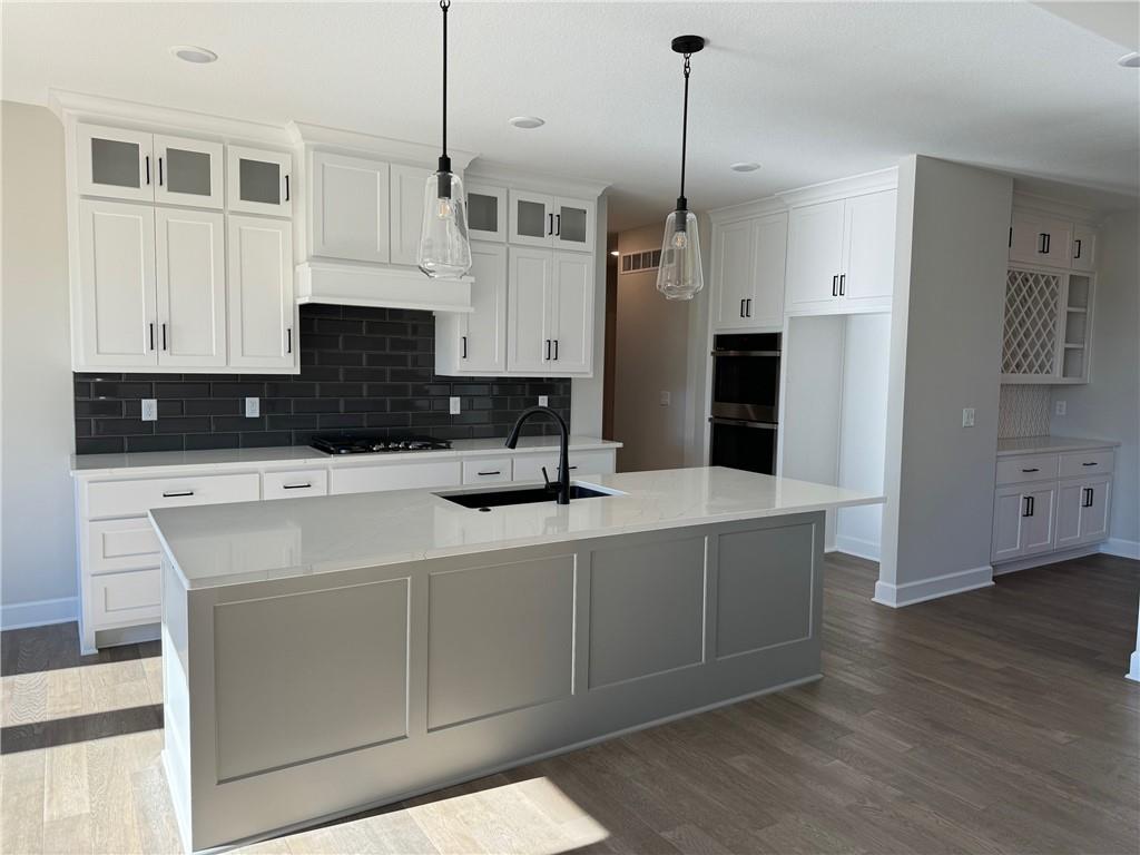 10127 N Kansas Court