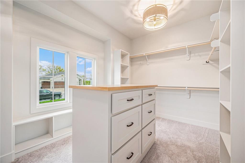 10130 N Kansas Court