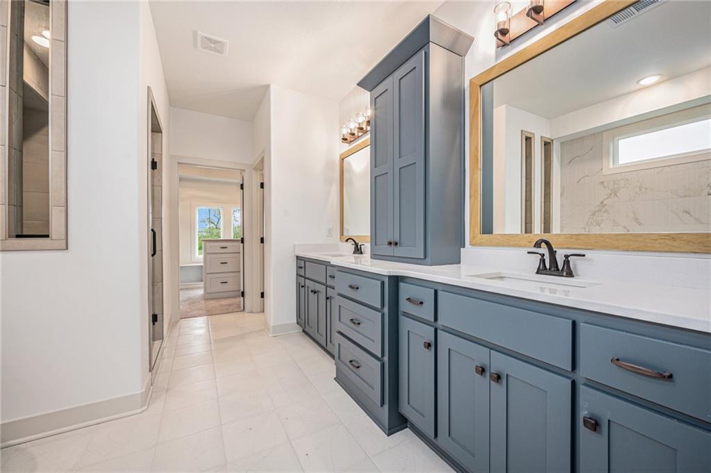 10130 N Kansas Court