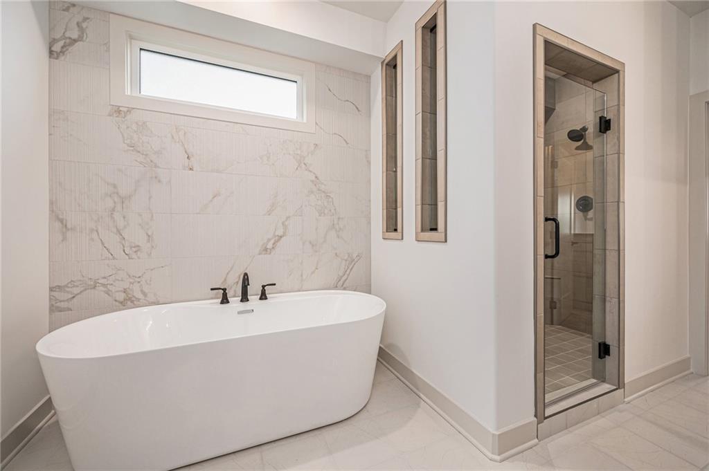 10130 N Kansas Court