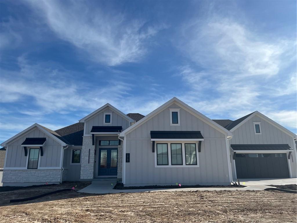 10151 N Kansas Court
