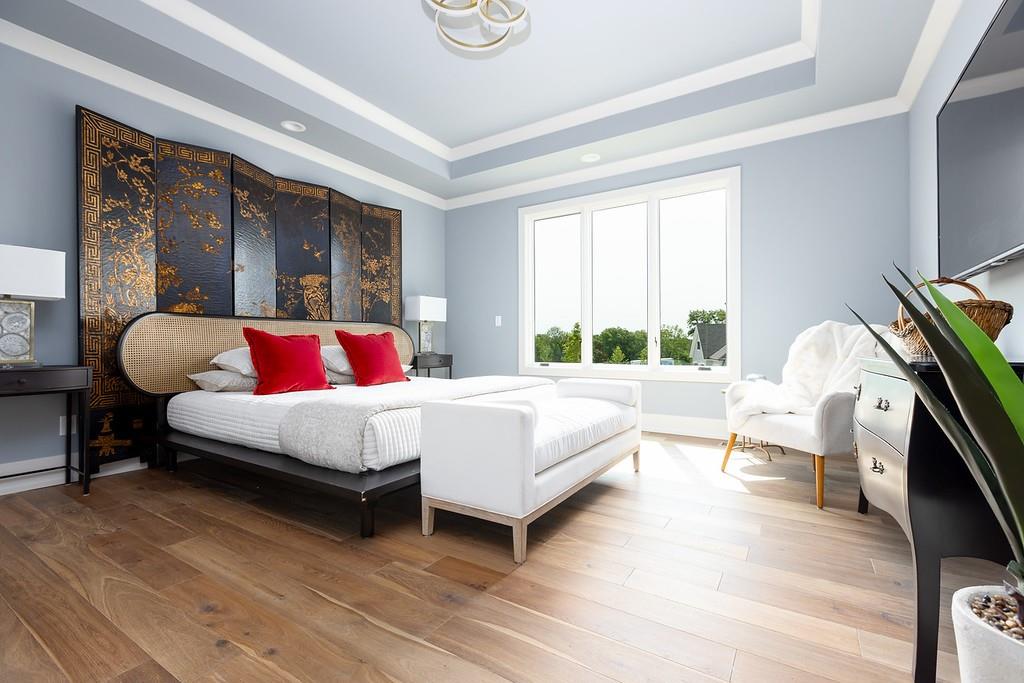 10205 N Bales Avenue