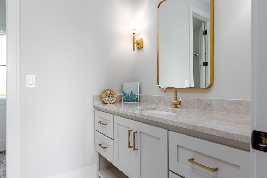 10205 N Bales Avenue