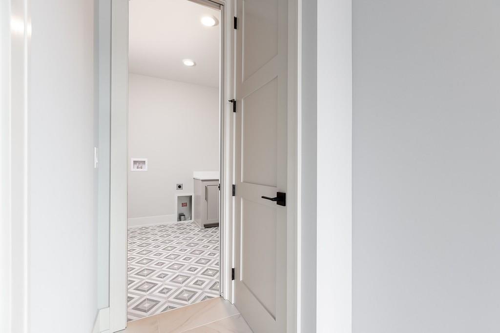 10205 N Bales Avenue