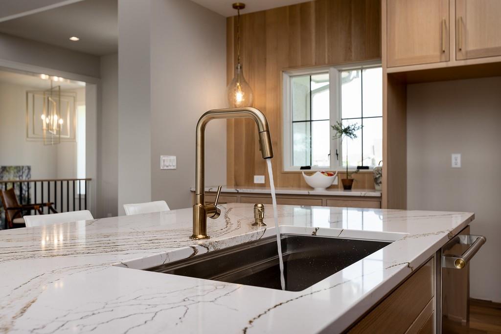 10205 N Bales Avenue