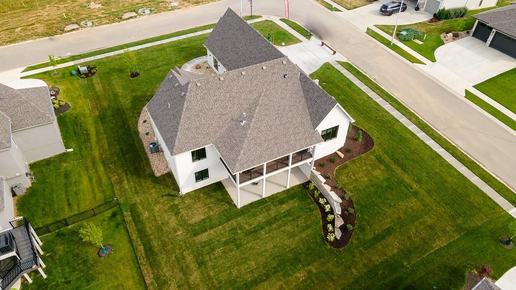 10205 N Bales Avenue