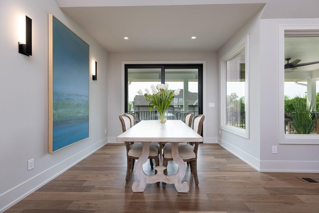 10205 N Bales Avenue