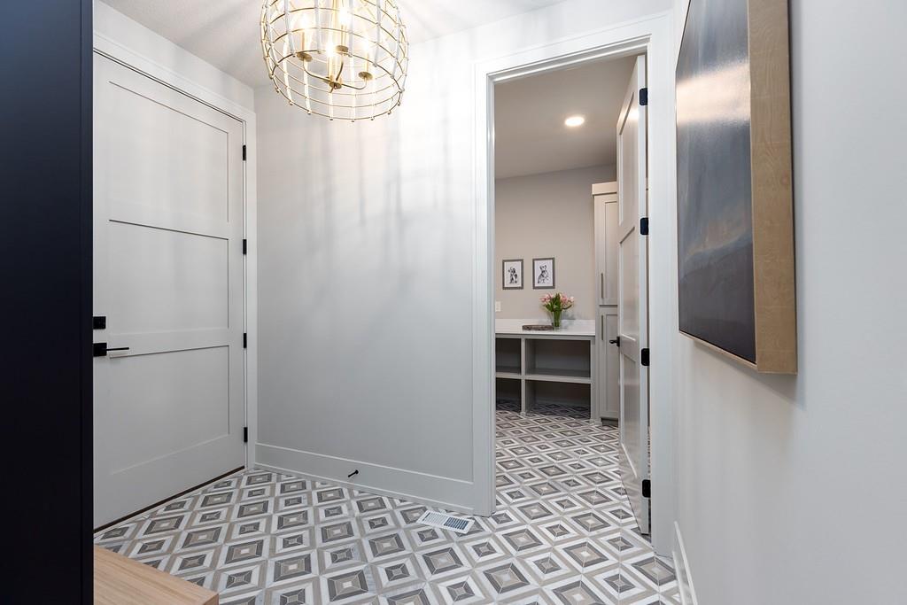 10205 N Bales Avenue