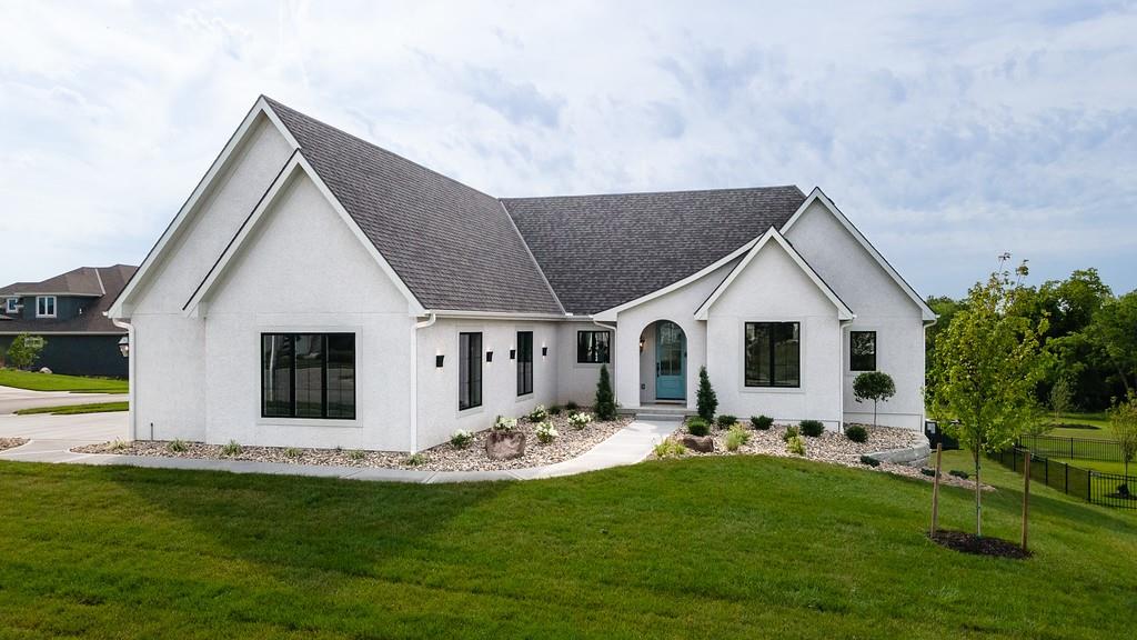 10205 N Bales Avenue