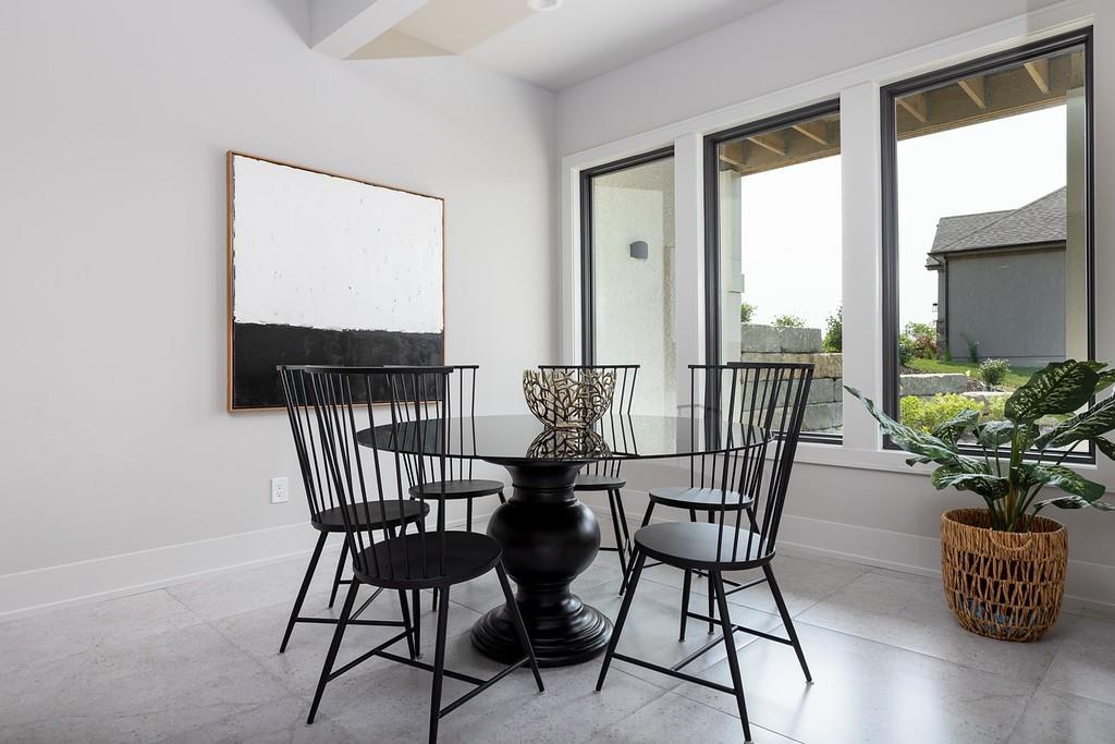 10205 N Bales Avenue