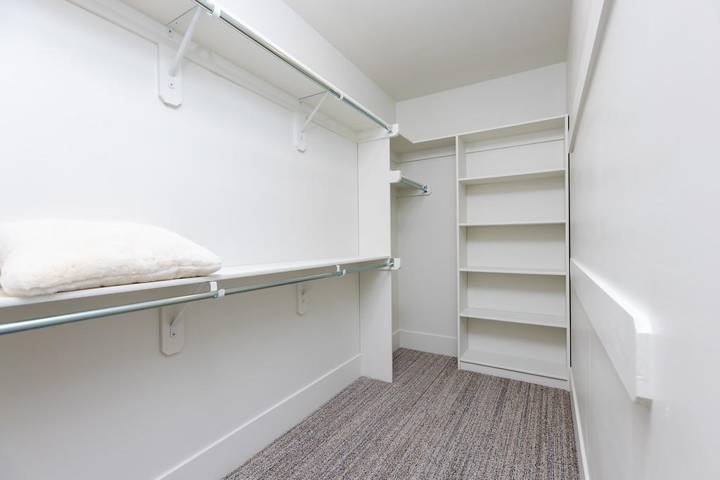 10205 N Bales Avenue