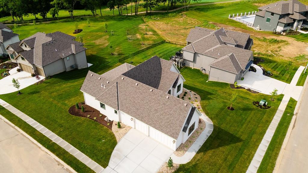 10205 N Bales Avenue