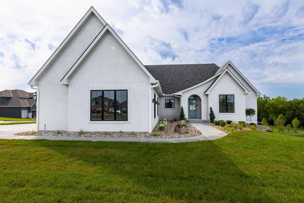 10205 N Bales Avenue