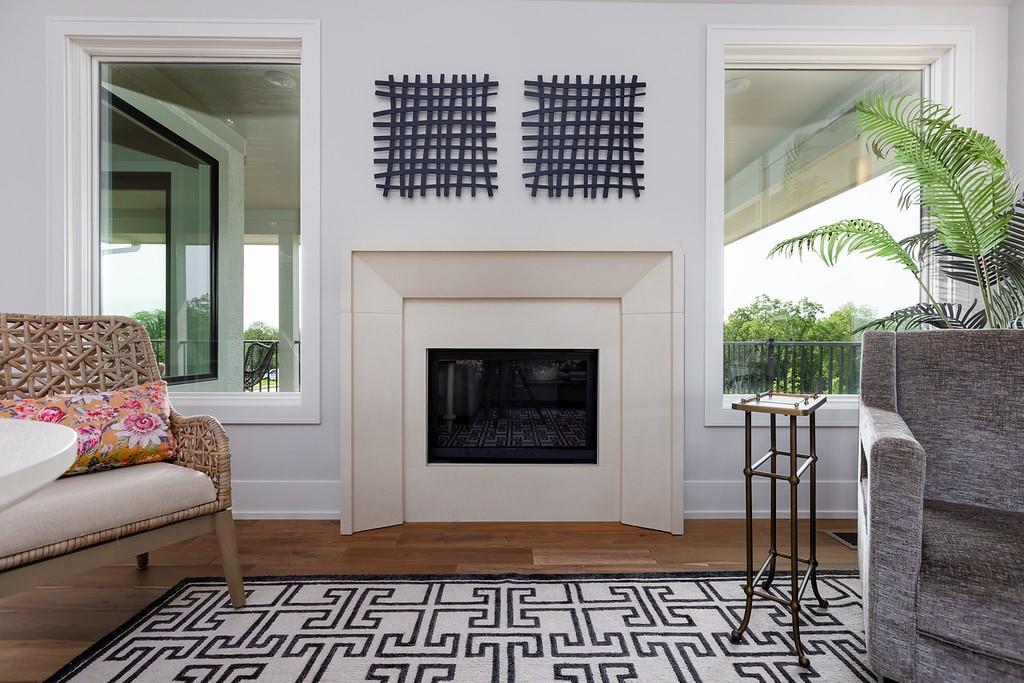 10205 N Bales Avenue