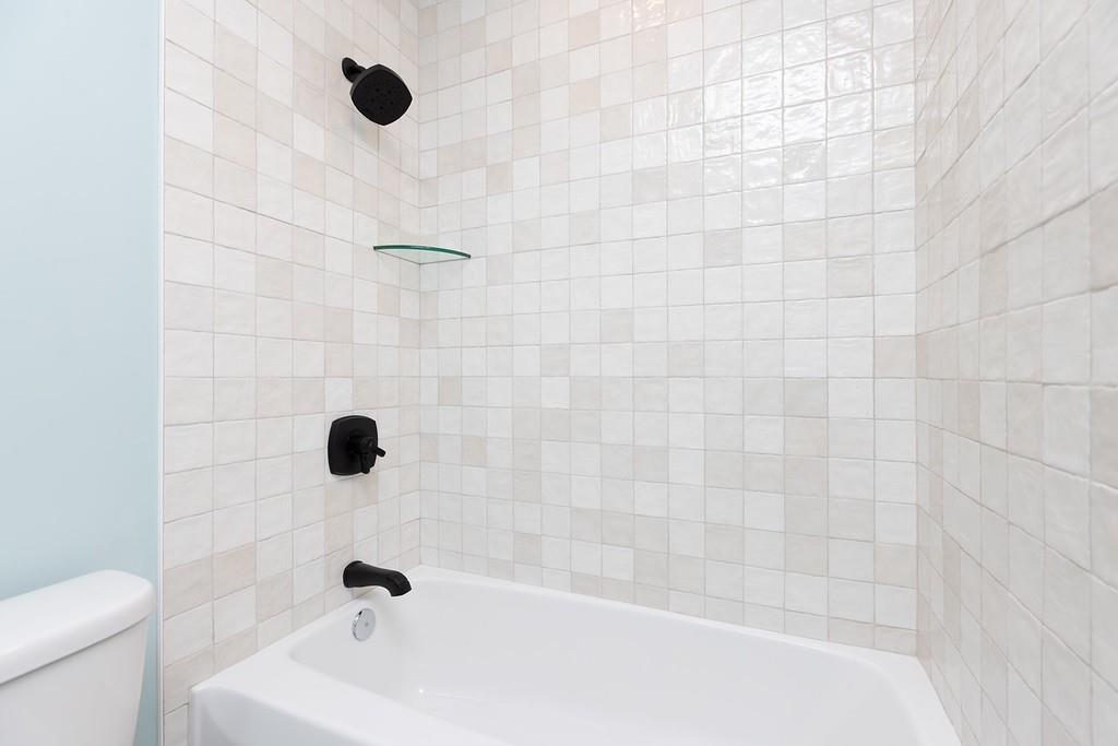 10205 N Bales Avenue