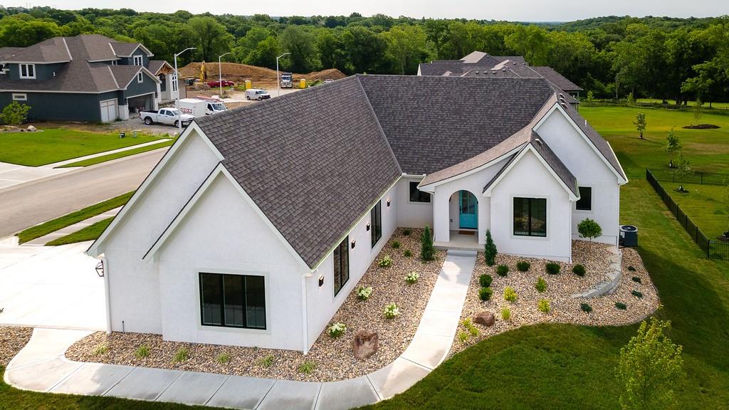 10205 N Bales Avenue