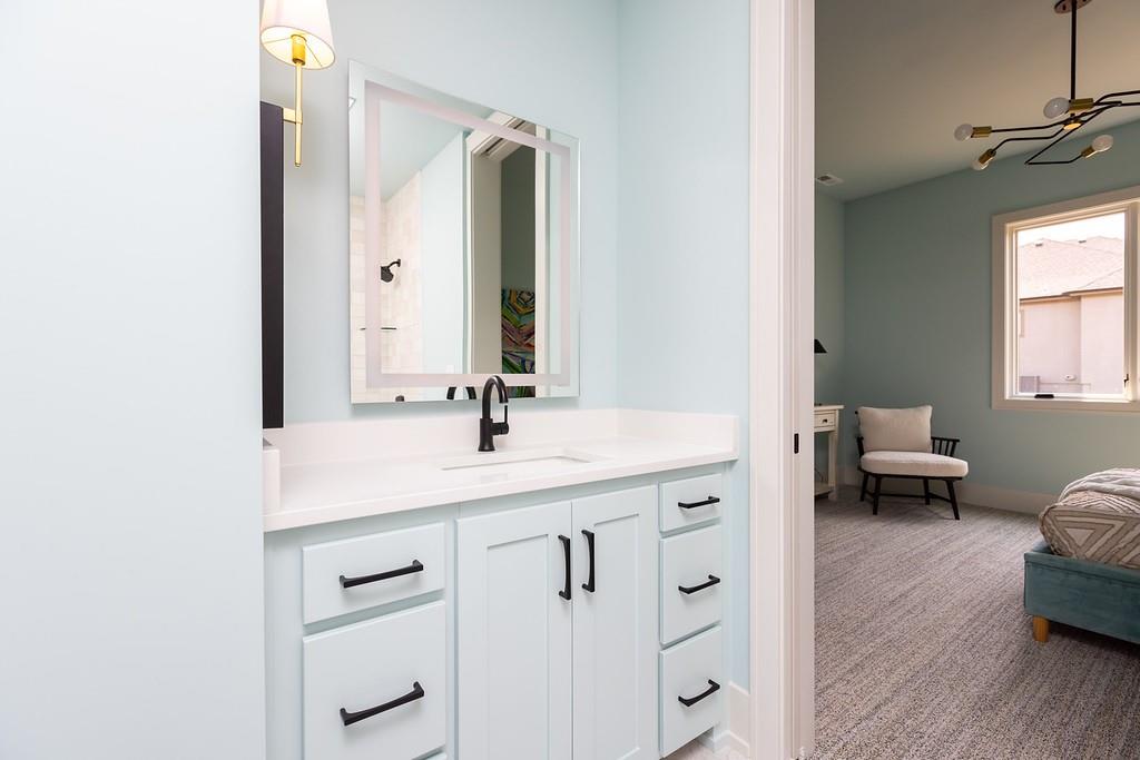 10205 N Bales Avenue